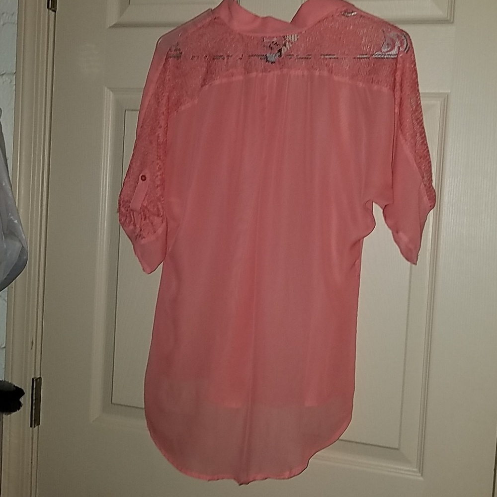blouse - Picture 2 of 3